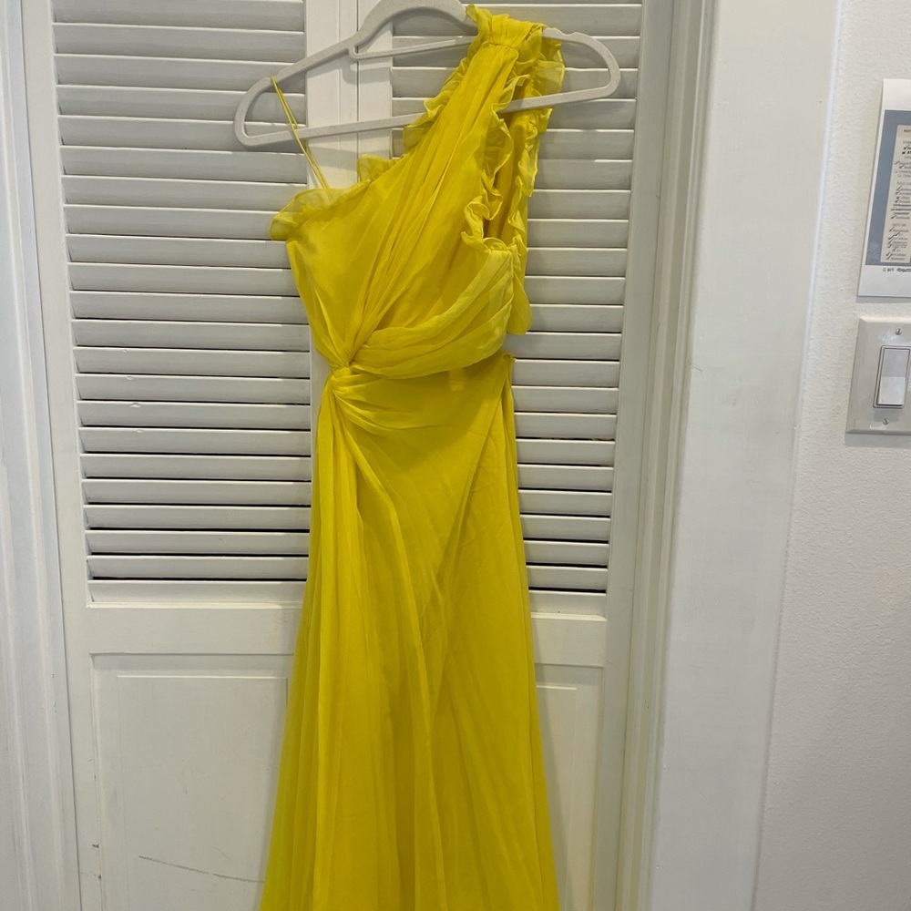 Cinq a Sept Corrine Yellow One Shoulder midi Dress - Picture 4 of 9